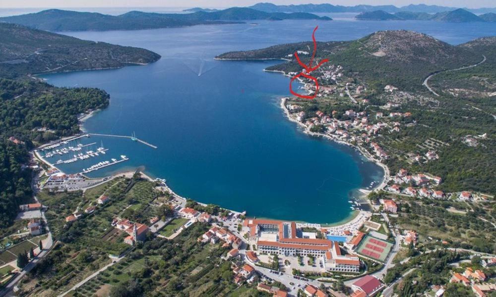Sweet Village Hotel By The Sea Slano Exterior foto