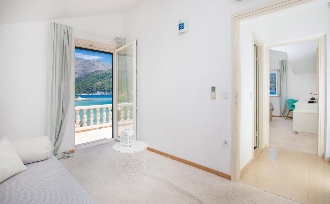 Sweet Village Hotel By The Sea Slano Exterior foto