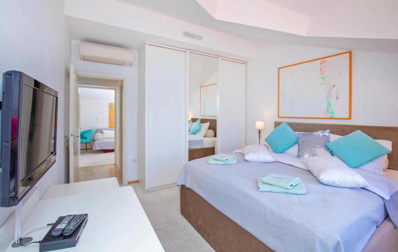 Sweet Village Hotel By The Sea Slano Exterior foto