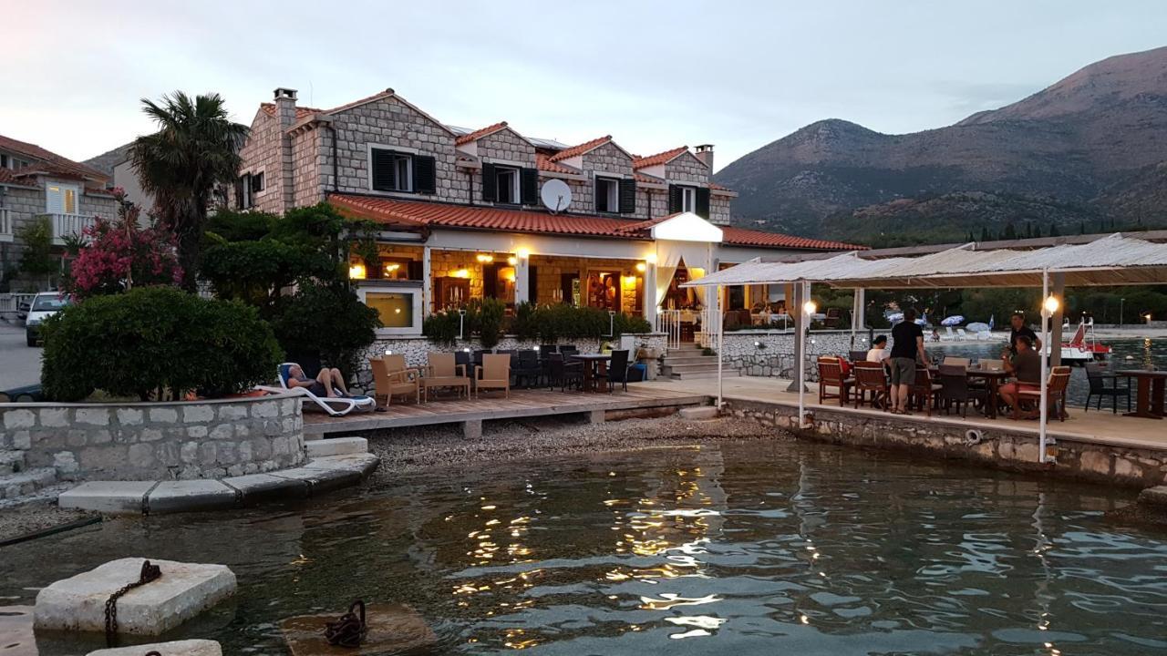Sweet Village Hotel By The Sea Slano Exterior foto